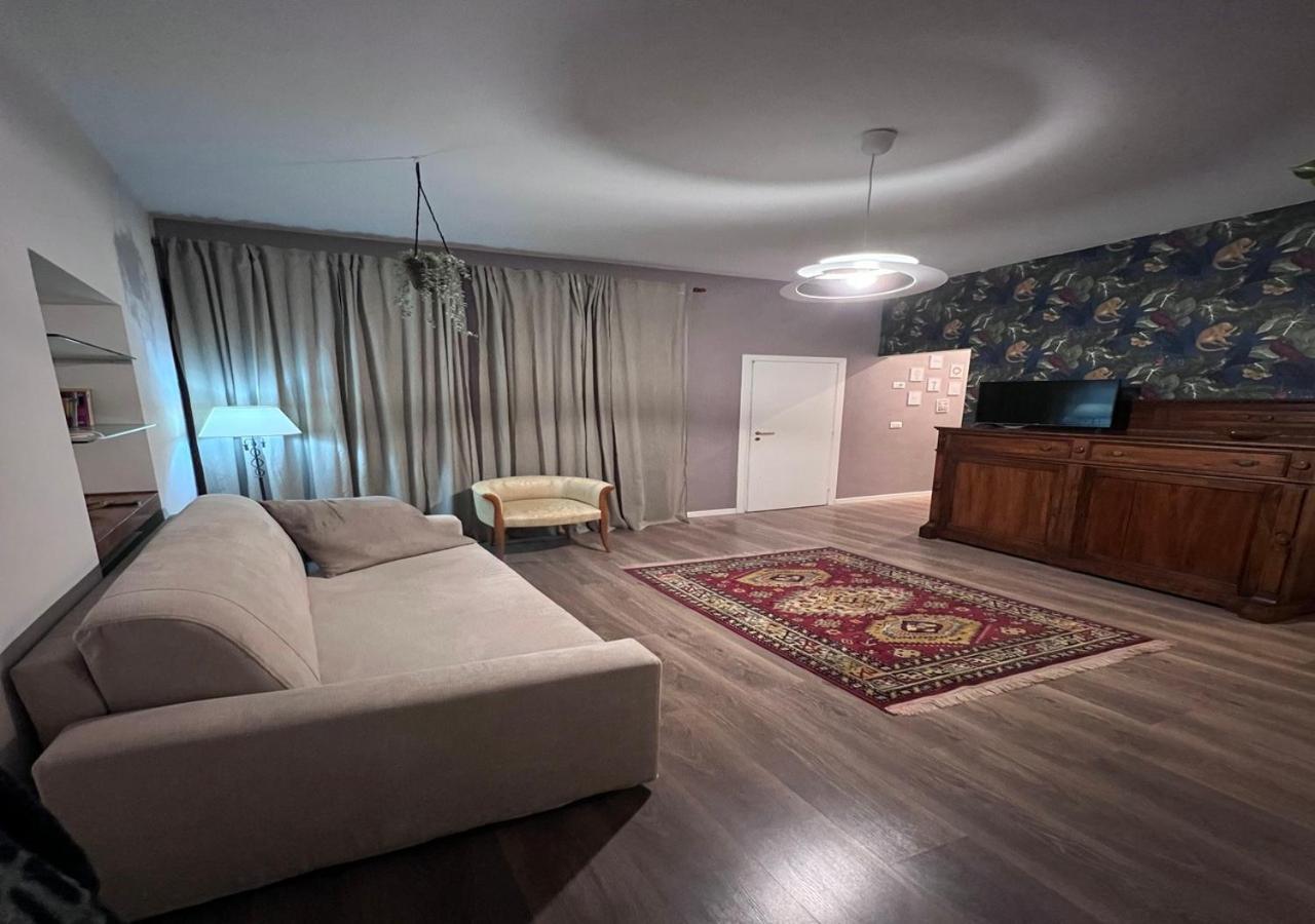 Monkey House Верона Екстериор снимка